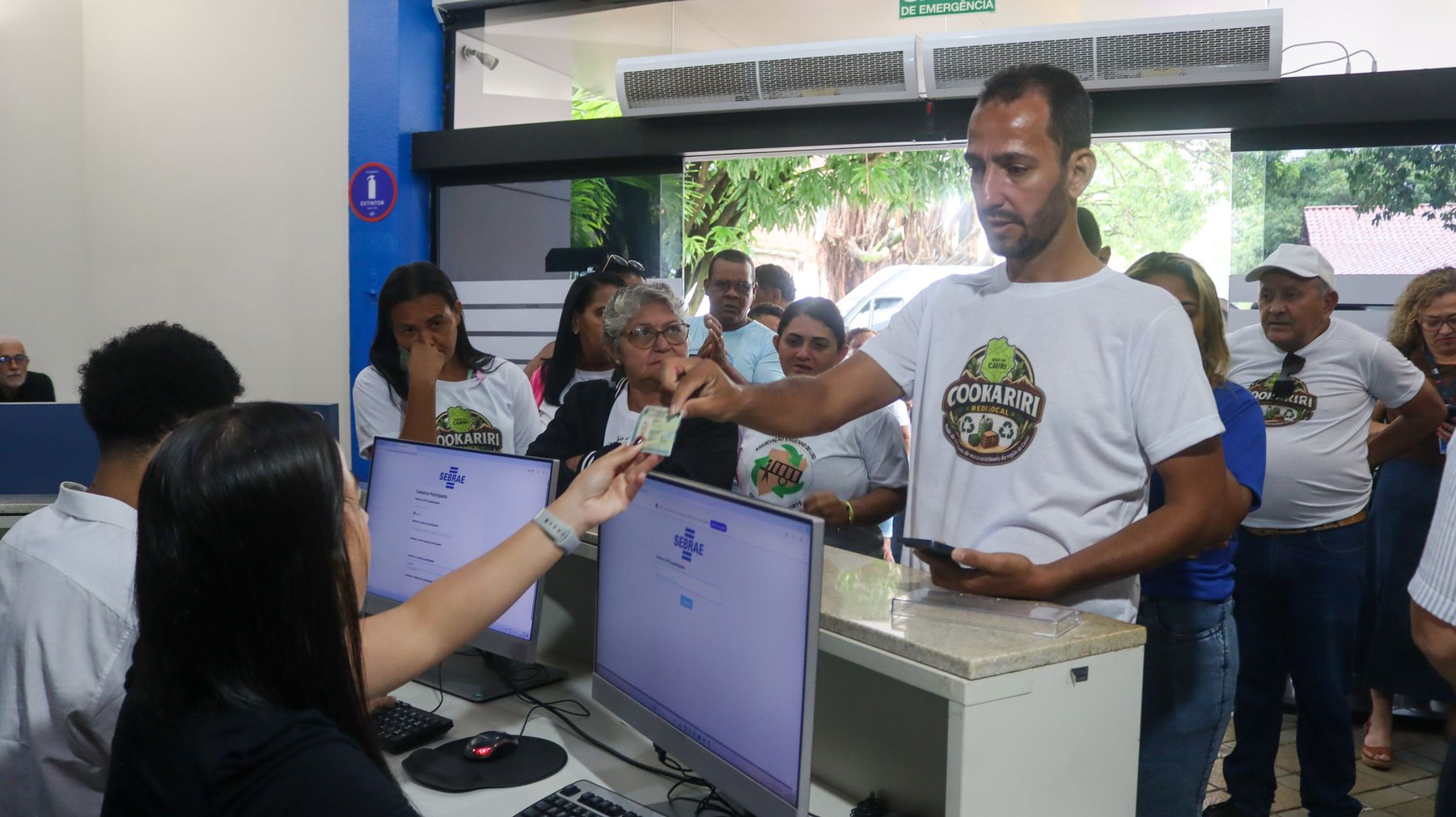 Credenciamento das catadoras e dos catadores na chegada ao encontro